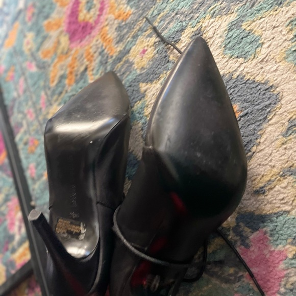 Banana Repyblic Cutout Heel Bootie barely worn ! - Picture 7 of 11